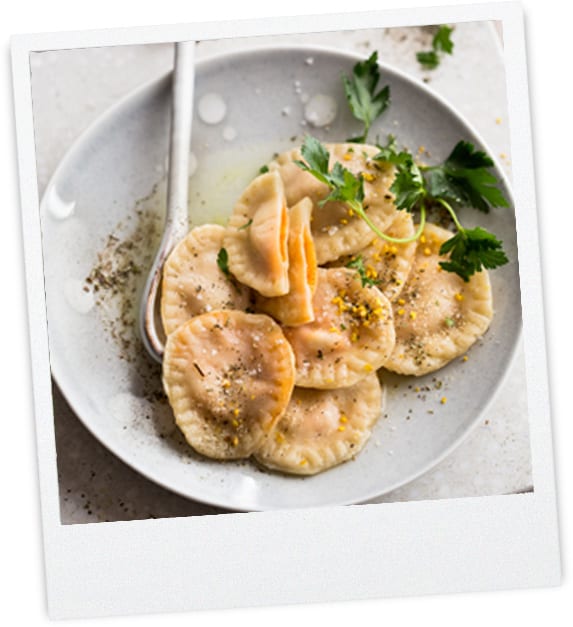 Ravioli mit Paprika-Chili-Füllung