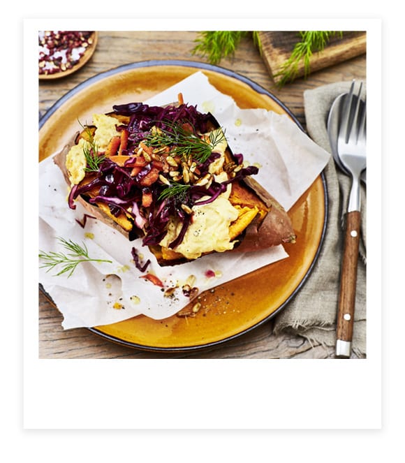 Gebackene Süßkartoffeln mit Hummus