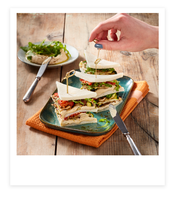 Tramezzini-Sandwich mit buntem Grillgemüse