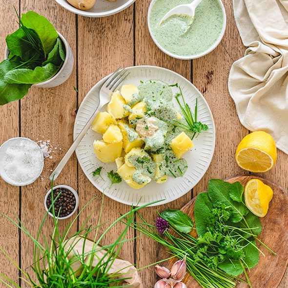 Gebackene Süßkartoffeln mit Hummus